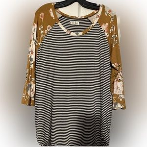 24/7 by Maurice’s 3/4 sleeve